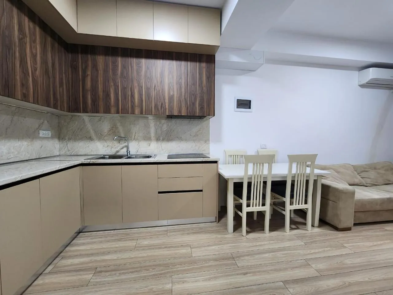 Mangalem Apartment Tirana Albania