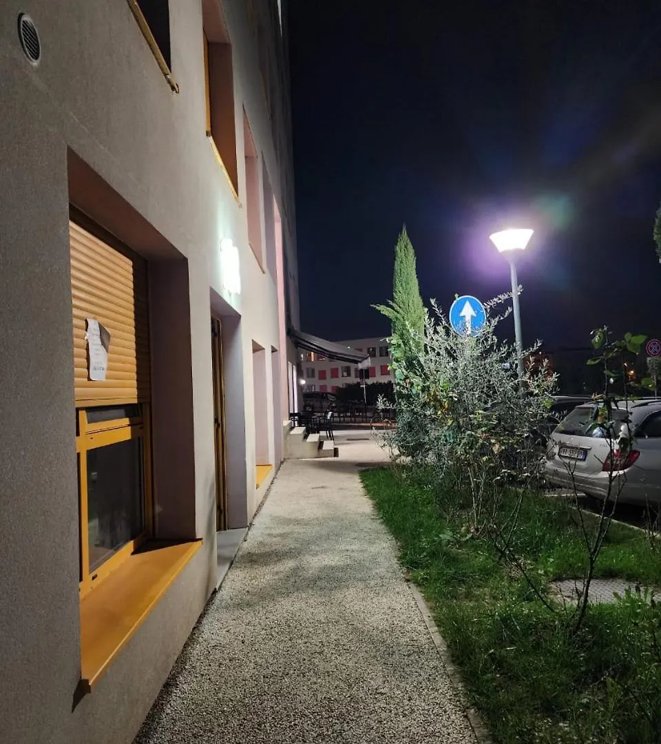 Mangalem Apartment Tirana 0*,  Albania